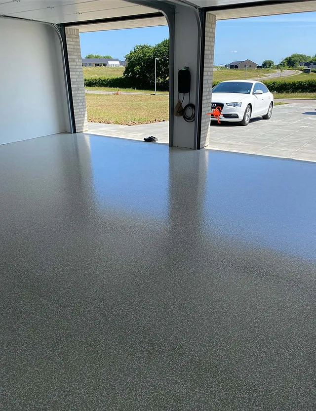 Flake floor i garage