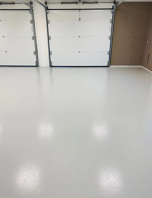 RAL 7035 i garage