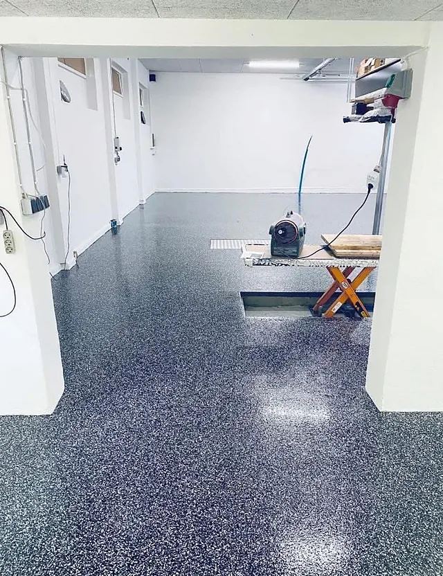Flake floor i værksted